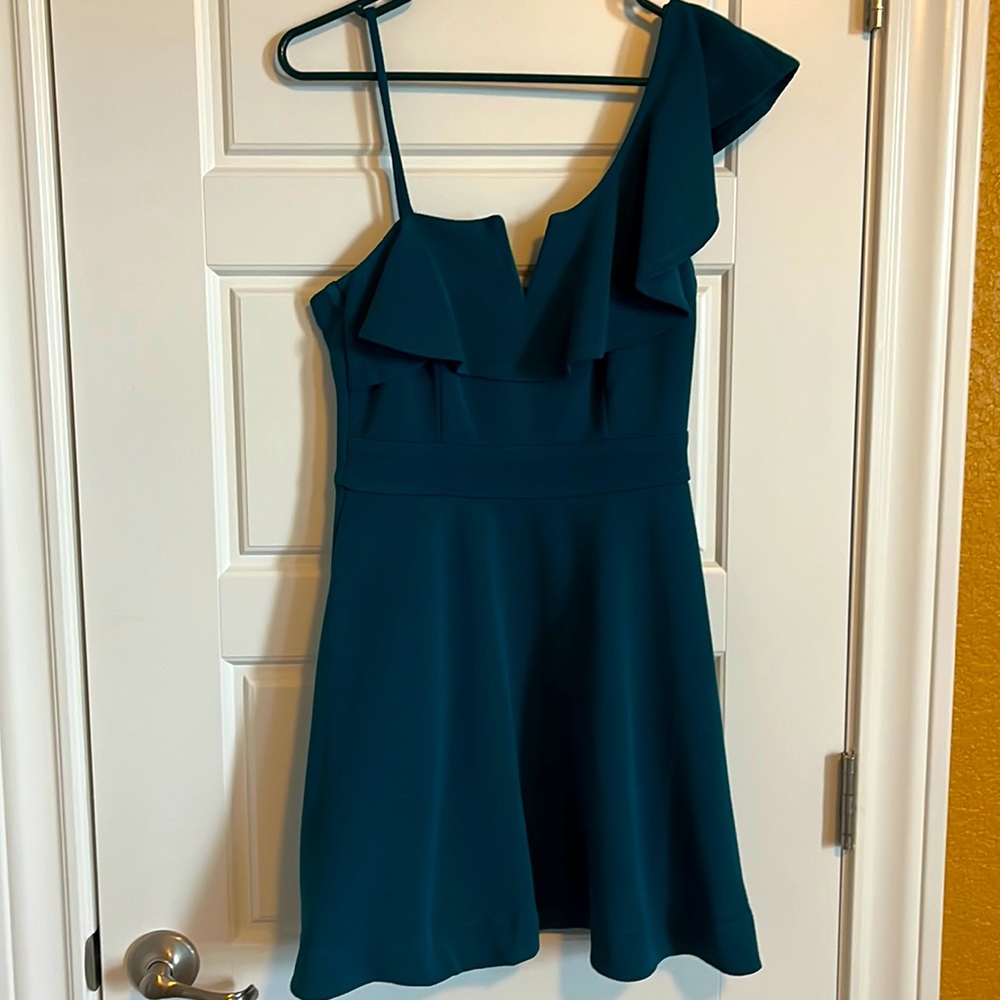 One shoulder sleeve and strap mini dress